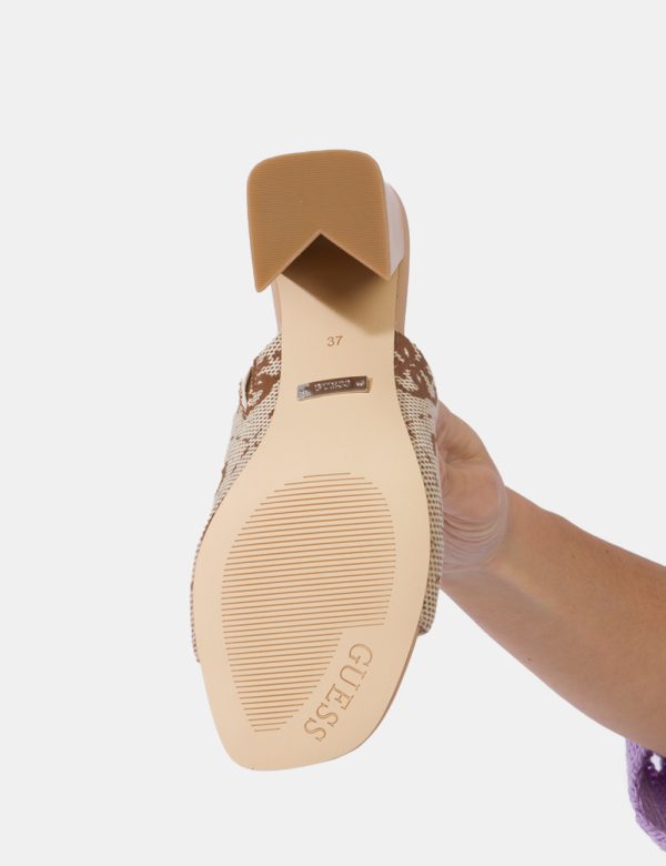 Sandali Guess Beige - Sandali alti modello sabot in cuoio beige, più tessuto coordinato con logo brand. La calzata è confort