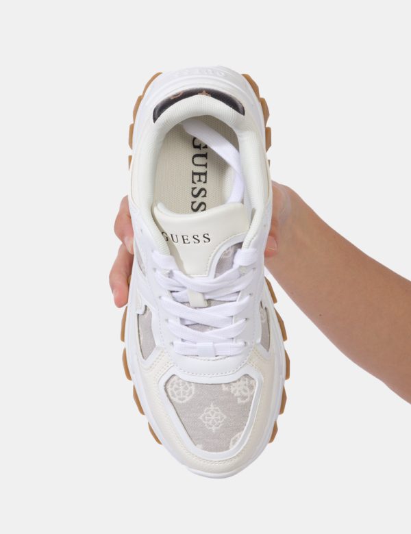 Scarpe Guess Bianco - Scarpa modello sneakers. La calzatura si presenta in total bianco con dettagli beige e grigi. L'indoss