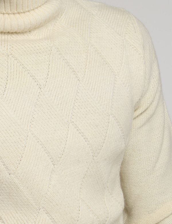 Maglione Fred Mello dolcevita bianco - COMPOSIZIONE E VESTIBILITÀ:64% acrilico 28% lana 8% poliamideIl modello è alto 178 cm