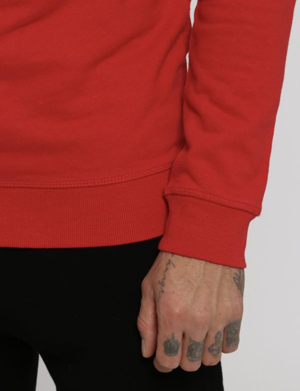 Felpa Fred Mello rosso - COMPOSIZIONE E VESTIBILITÀ:100% cotoneIl modello è alto 178 cm e indossa la taglia L. La vestibilit