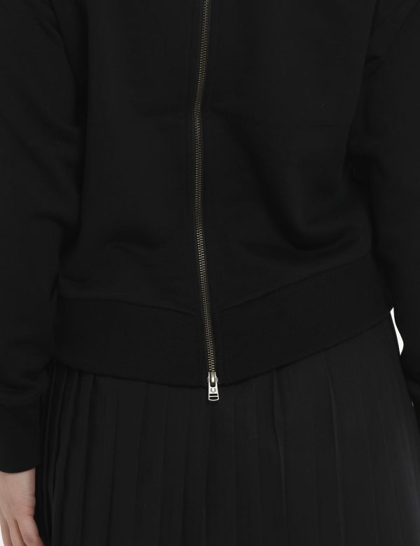 Maglia Fred Perry girocollo nero - COMPOSIZIONE E VESTIBILITÀ:100% cotoneLa modella è alta 170 cm e indossa la taglia 8 corr