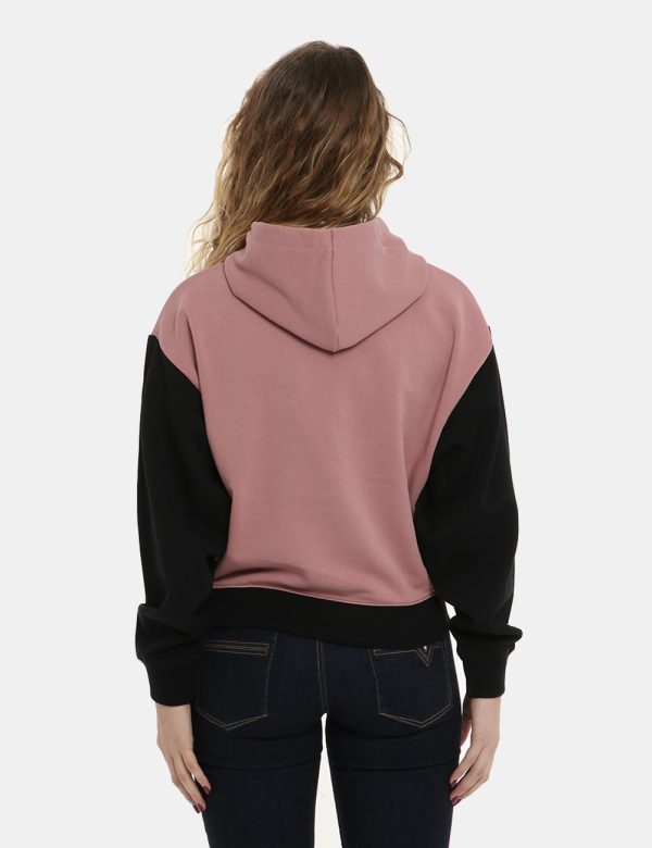 Felpa Fred Perry bicolor nero/rosa - COMPOSIZIONE E VESTIBILITÀ:100% cotoneLa modella è alta 170 cm e indossa la taglia corr