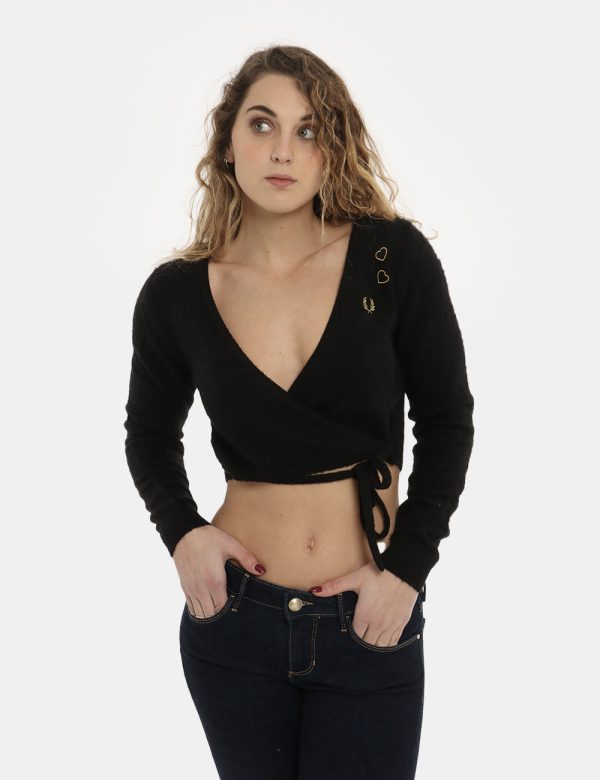 Cardigan Fred Perry nero - COMPOSIZIONE E VESTIBILITÀ:41% poliamide 40% acrilico 19% lanaLa modella è alta 170 cm e indossa