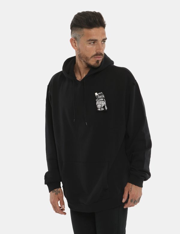 Felpa Fred Perry con cappuccio nero - COMPOSIZIONE E VESTIBILITÀ:100% cotoneIl modello è alto 178 cm e indossa la taglia L.