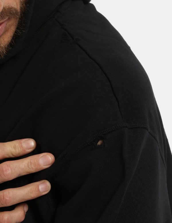 Felpa Fred Perry con cappuccio nero - COMPOSIZIONE E VESTIBILITÀ:100% cotoneIl modello è alto 178 cm e indossa la taglia L.