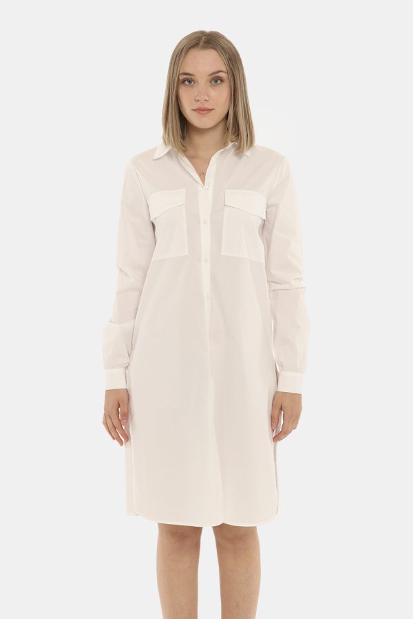 Camicia Fracomina bianca lunga - COMPOSIZIONE E VESTIBILITÀ:100% cotoneLa modella è alta 170 cm e indossa la taglia S. La ve