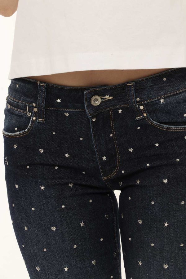 Jeans Fracomina blu denim con glitter - COMPOSIZIONE E VESTIBILITÀ:93% cotone 5% poliestere 2% spandexLa modella è alta 170