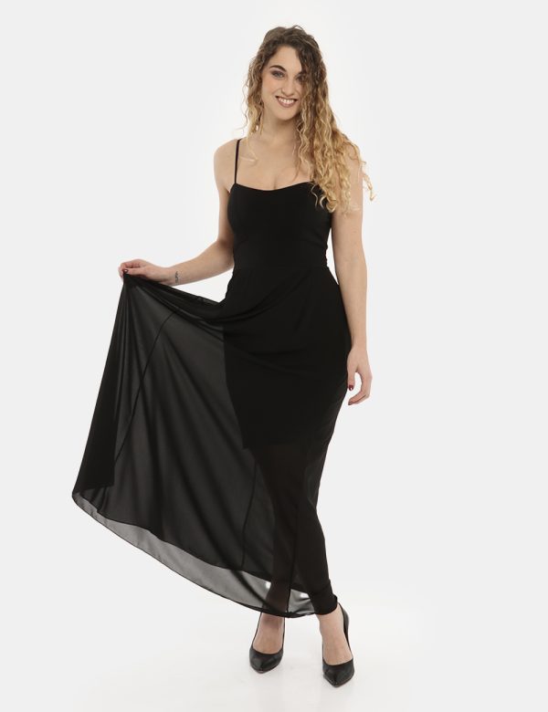 Vestito Vougue nero - COMPOSIZIONE E VESTIBILITÀ:95% poliestere 5% elastaneLa modella è alta 170 cm e indossa la taglia S. L