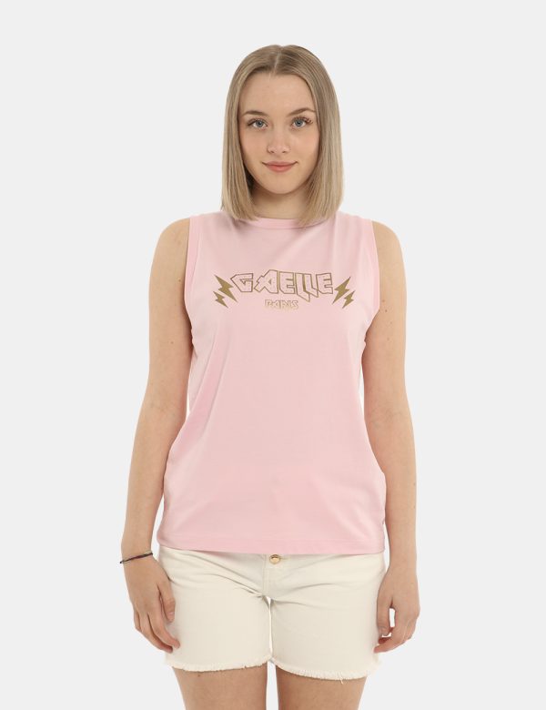 Top Gaelle Paris rosa - COMPOSIZIONE E VESTIBILITÀ:100% cotoneLa modella è alta 170 cm e indossa la taglia S. La vestibilità