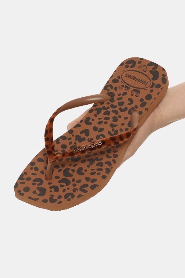 Infradito Havaianas marrone leopardato - COMPOSIZIONE E VESTIBILITÀ:Altre materieScarpa in gomma. Il numero di scarpa indica