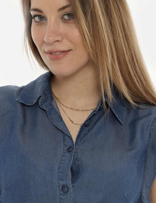 Camicia Fifty Four blu denim - COMPOSIZIONE E VESTIBILITÀ:100% lyocellLa modella è alta 170 cm e indossa la taglia S. La ves