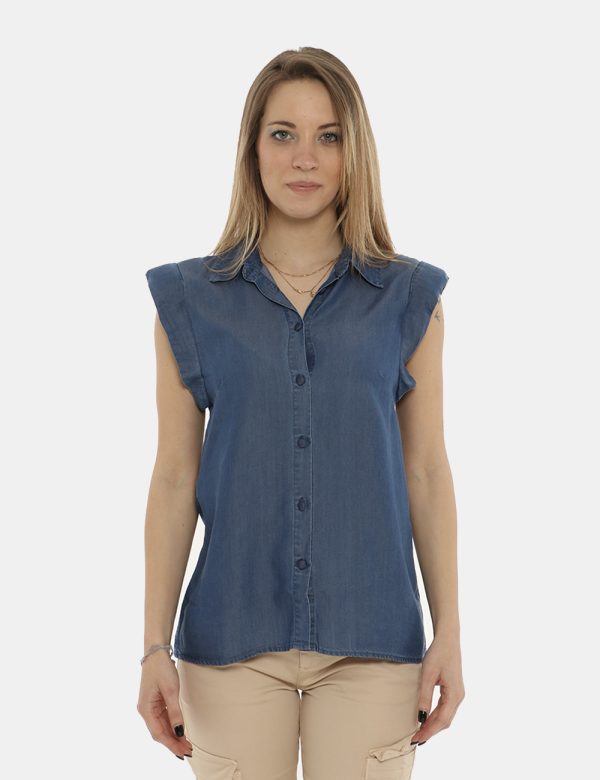 Camicia Fifty Four blu denim - COMPOSIZIONE E VESTIBILITÀ:100% lyocellLa modella è alta 170 cm e indossa la taglia S. La ves