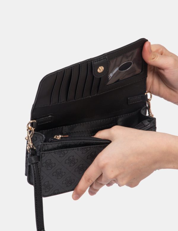 Borsa Guess Nero - Borsa a mano modello pochette in total nero con logo brand. L'interno è composto da scompartimento princi