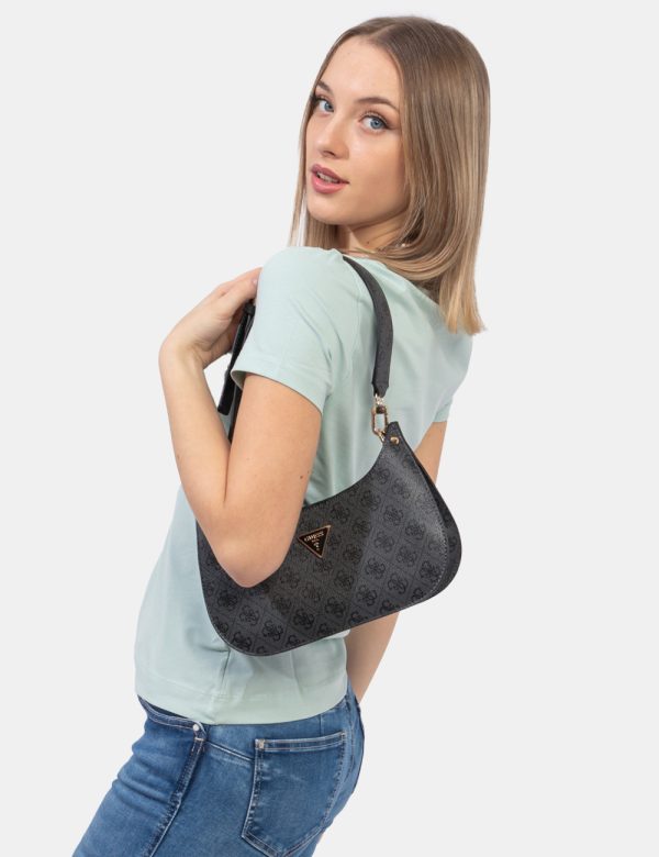 Borsa Guess Nero - Borsa a mano modello pochette in total nero con logo brand in tono su tono. Presente unico scompartimento