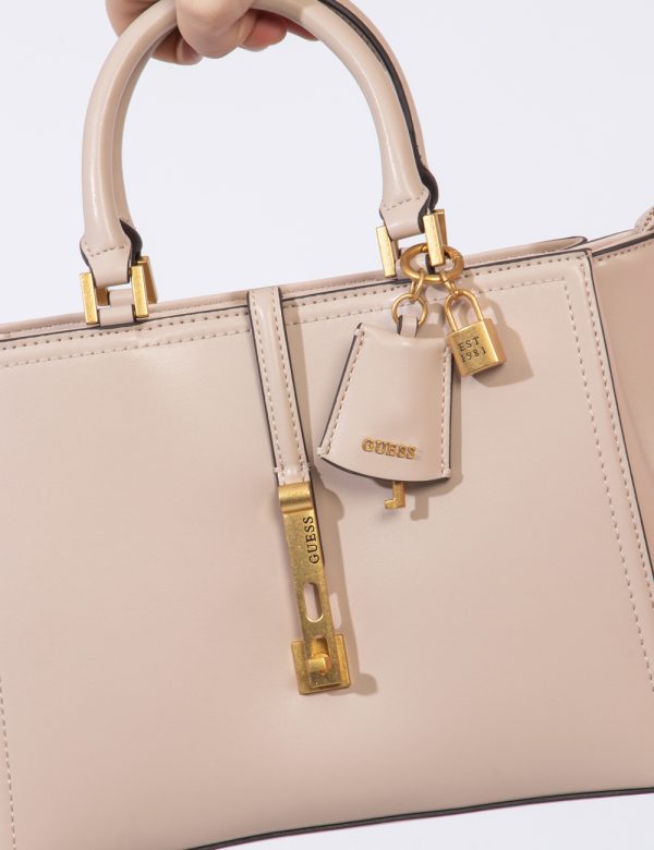 Borsa Guess Rosa - Borsa a tracolla semirigida di medie dimensioni in simil pelle ed in total rosa chiaro con punte di beige