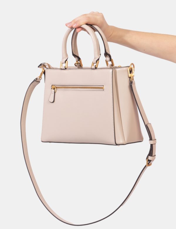 Borsa Guess Rosa - Borsa a tracolla semirigida di medie dimensioni in simil pelle ed in total rosa chiaro con punte di beige