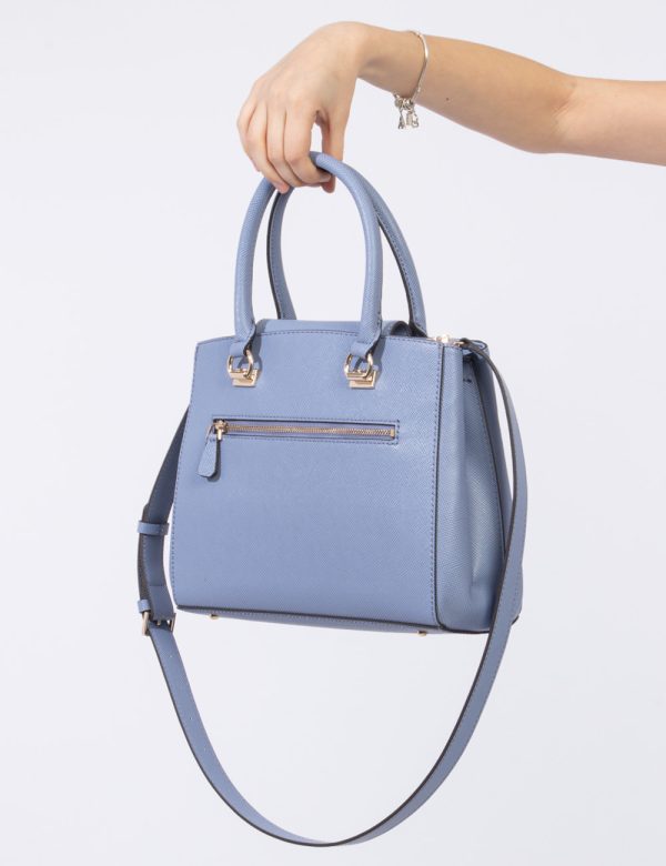 Borsa Guess Azzurro - Borsa a tracolla semirigida di medie dimensioni in simil pelle ed in total azzurro. La bag si compone