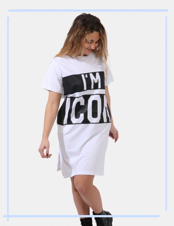 Abito Icon Bianco - Vestito lungo a maniche corte simil t-shirt. Il capo si sviluppa su base bianca con big stampa logo in n