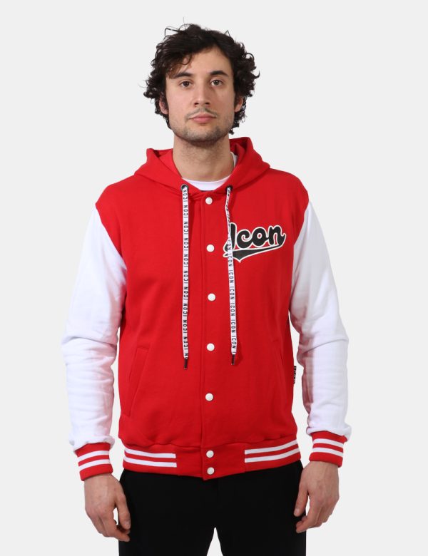 Felpa Icon Rosso - Felpa classica con cappuccio su base rosso scarlatto e con maniche bianche. Presenti diverse stampa logo