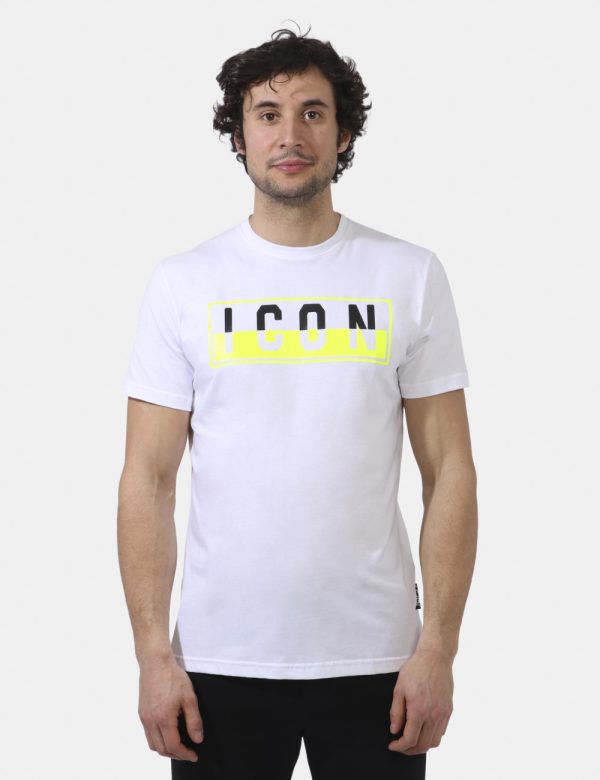 T-shirt Icon Bianco - T-shirt classica su base bianca con big stampa logo brand in nero e giallo fluo. La vestibilità è morb
