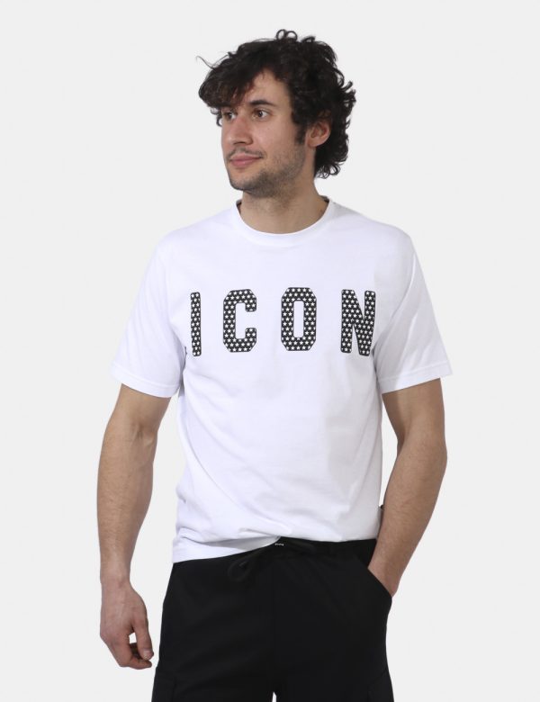 T-shirt Icon Bianco - T-shirt classica su base bianca con big stampa logo brand in nero e stelline bianche. La vestibilità è