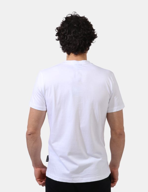 T-shirt Icon Bianco - T-shirt classica su base bianca con big stampa logo brand argentato in rilievo. La vestibilità è morbi