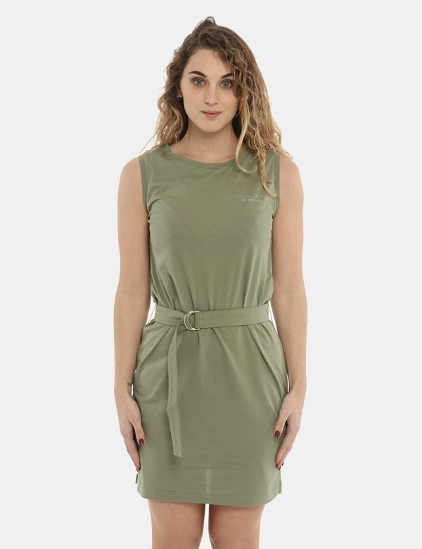 Vestito Imperfect verde - COMPOSIZIONE E VESTIBILITÀ:100% cotoneLa modella è alta 170 cm e indossa la taglia S. La vestibili