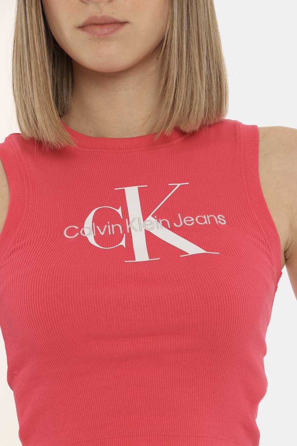 Top Calvin Klein rosa - COMPOSIZIONE E VESTIBILITÀ:94% cotone 6% elastaneLa modella è alta 170 cm e indossa la taglia S. La