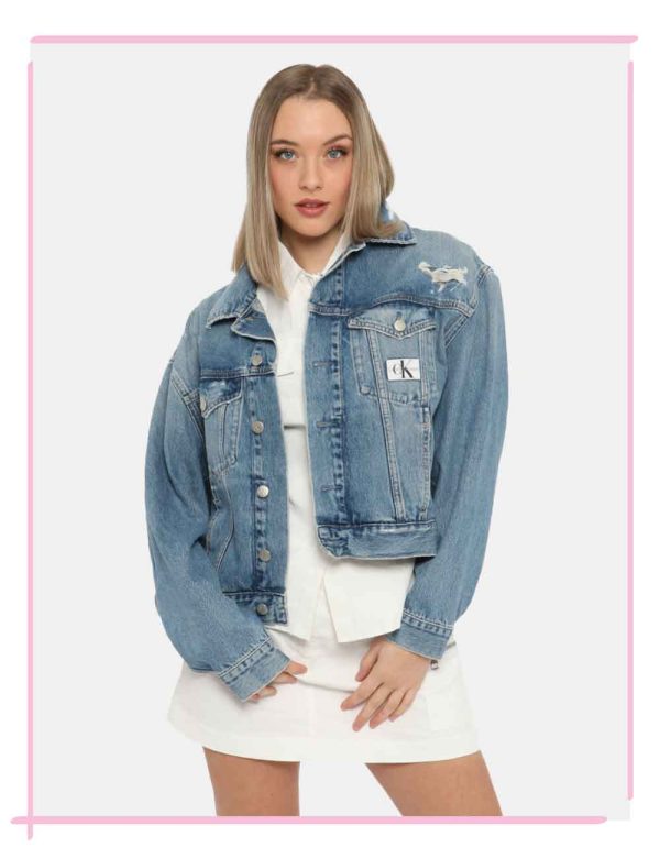 Giacca Calvin Klein Jeans - Giacca di jeans in total denim light. Presente doppio taschino a toppa con bottone ad asola in m