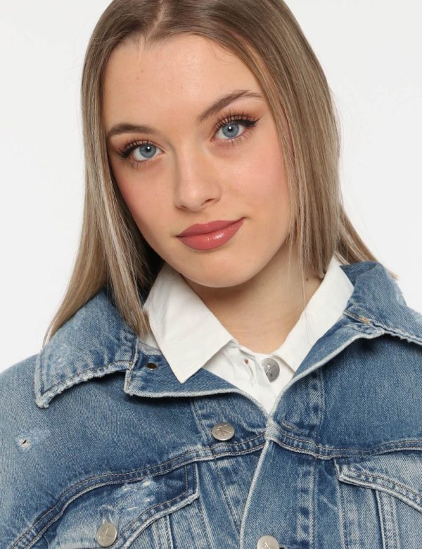 Giacca Calvin Klein Jeans - Giacca di jeans in total denim light. Presente doppio taschino a toppa con bottone ad asola in m