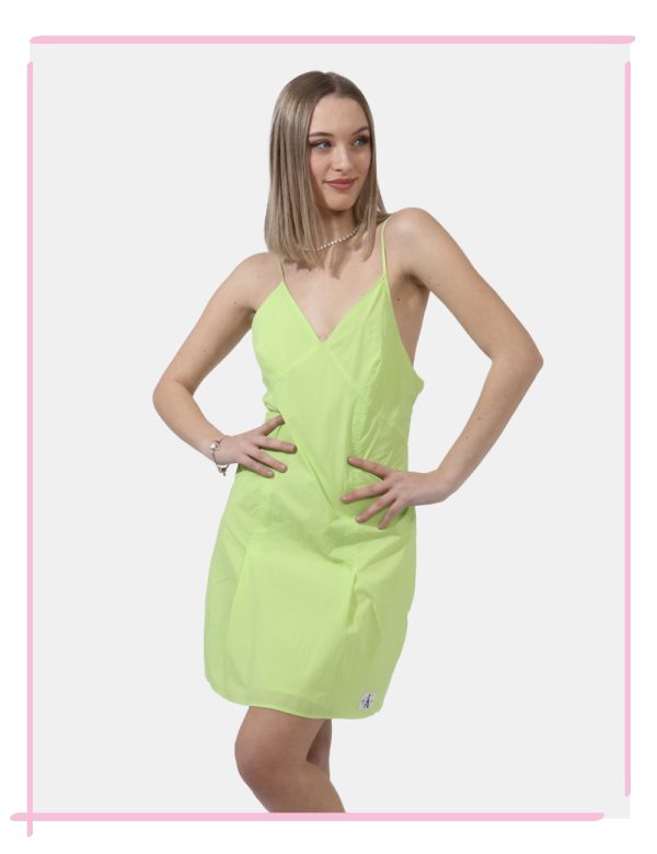 Vestito Calvin Klein Verde - Vestito corto in total verde lime sagomato ed in tela vela. Presenti spalline strette regolabil