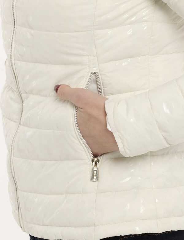 Giacca Yes Zee piumino bianco - COMPOSIZIONE E VESTIBILITÀ:100% poliammidicaLa modella è alta 170 cm e indossa la taglia S.