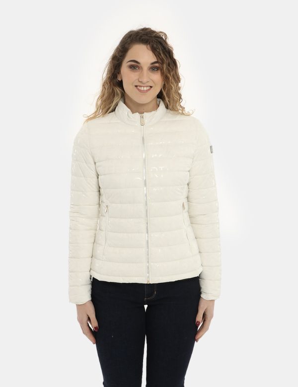 Giacca Yes Zee piumino bianco - COMPOSIZIONE E VESTIBILITÀ:100% poliammidicaLa modella è alta 170 cm e indossa la taglia S.