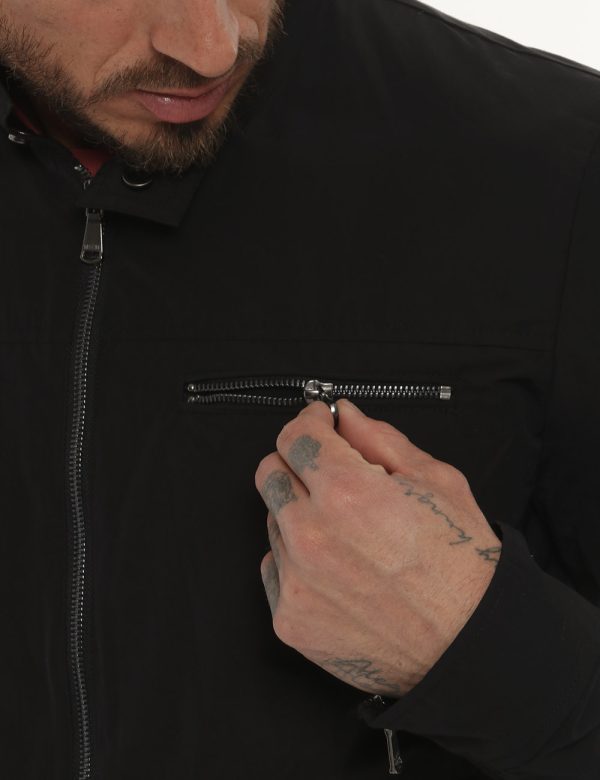 Giacca Yes Zee nero - COMPOSIZIONE E VESTIBILITÀ:50% poliestere 50% cotoneIl modello è alto 178 cm e indossa la taglia L. La