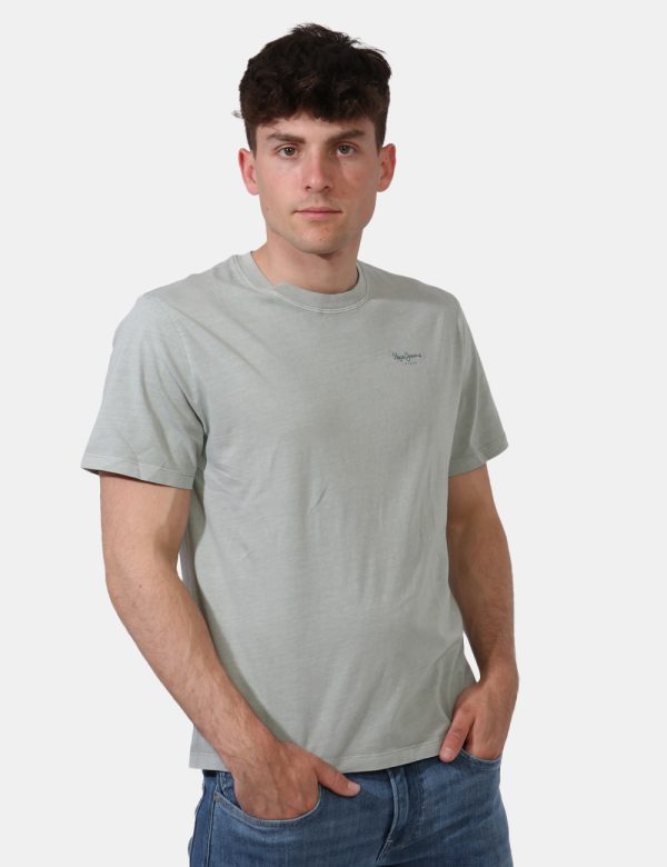 T-shirt Pepe Jeans Grigio - T-shirt classica su base grigio chiaro con piccola stampa logo brand in tono su tono ad altezza