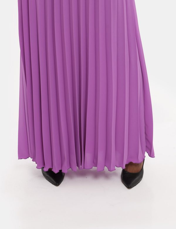 Vestito Vougue viola - COMPOSIZIONE E VESTIBILITÀ:96% poliestere 4% elastaneLa modella è alta 170 cm e indossa la taglia S.