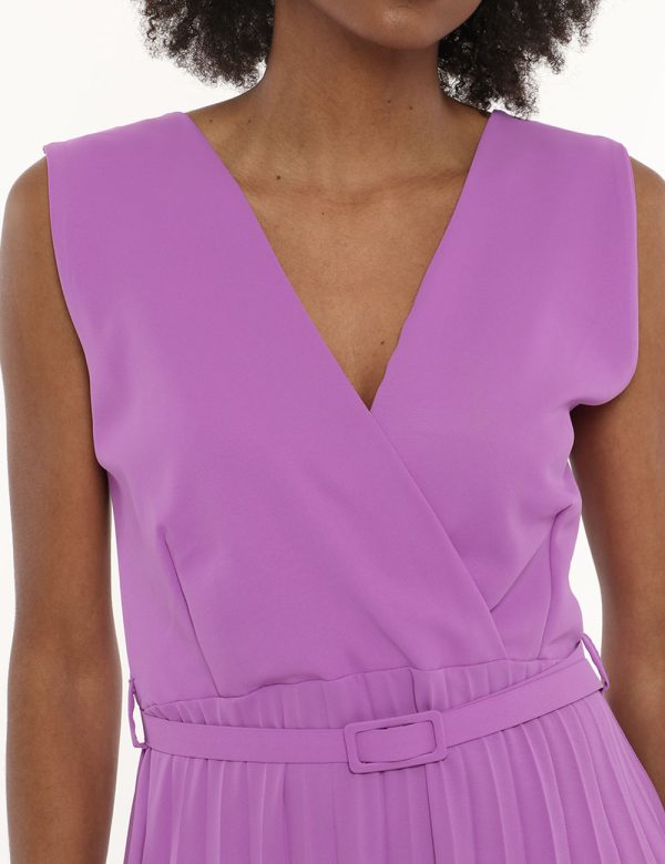Vestito Vougue viola - COMPOSIZIONE E VESTIBILITÀ:96% poliestere 4% elastaneLa modella è alta 170 cm e indossa la taglia S.