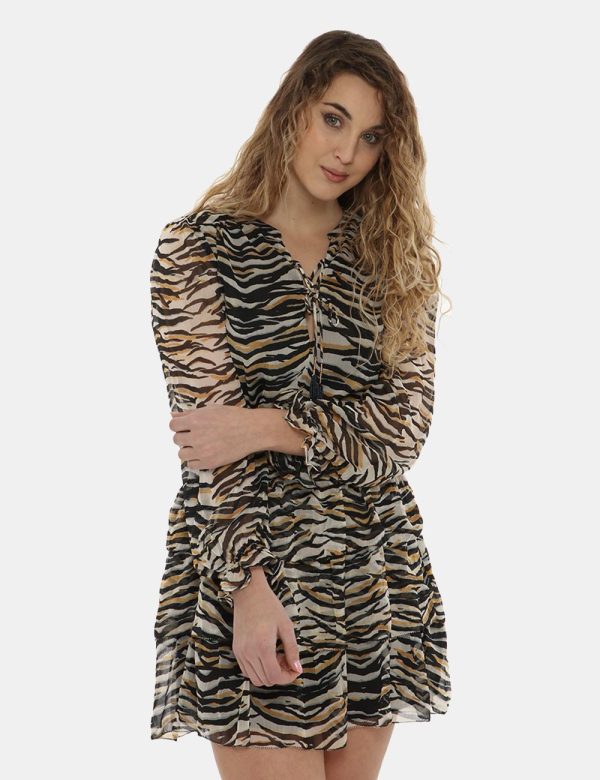 Vestito Pepe Jeans fantasia - COMPOSIZIONE E VESTIBILITÀ:100% poliestereLa modella è alta 170 cm e indossa la taglia S. La v