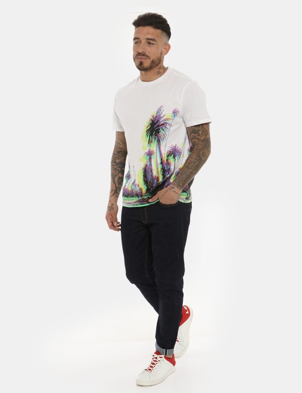 Jeans Guess jeans blu denim - COMPOSIZIONE E VESTIBILITÀ:99% cotone 1% elastane Il modello è alto 178 cm e indossa la taglia