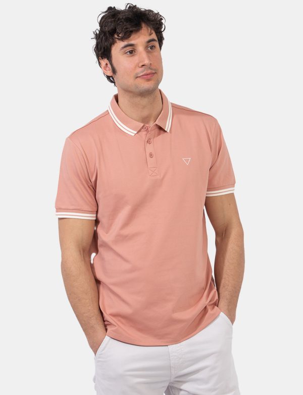 Polo Guess Rosa - Polo classica in total rosa antico con profilo bianco richiamato sul colletto, sulle maniche e sul logo br