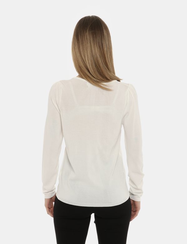 Maglia Yes Zee bianca - COMPOSIZIONE E VESTIBILITÀ:65% viscosa 35% poliammidicaLa modella è alta 170 cm e indossa la taglia