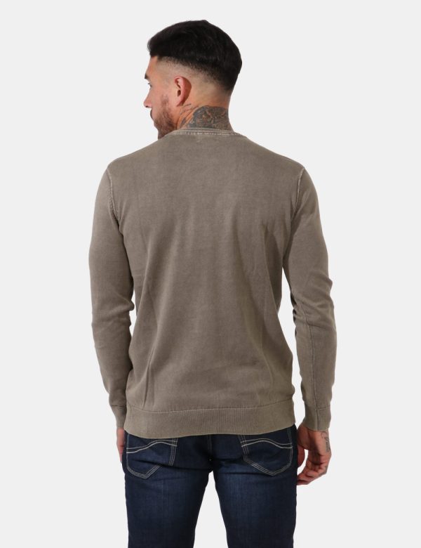 Maglia Yes Zee Marrone - Maglione leggero classico a girocollo in total marrone/grigiastro. Il capo è caratterizzato da cuci