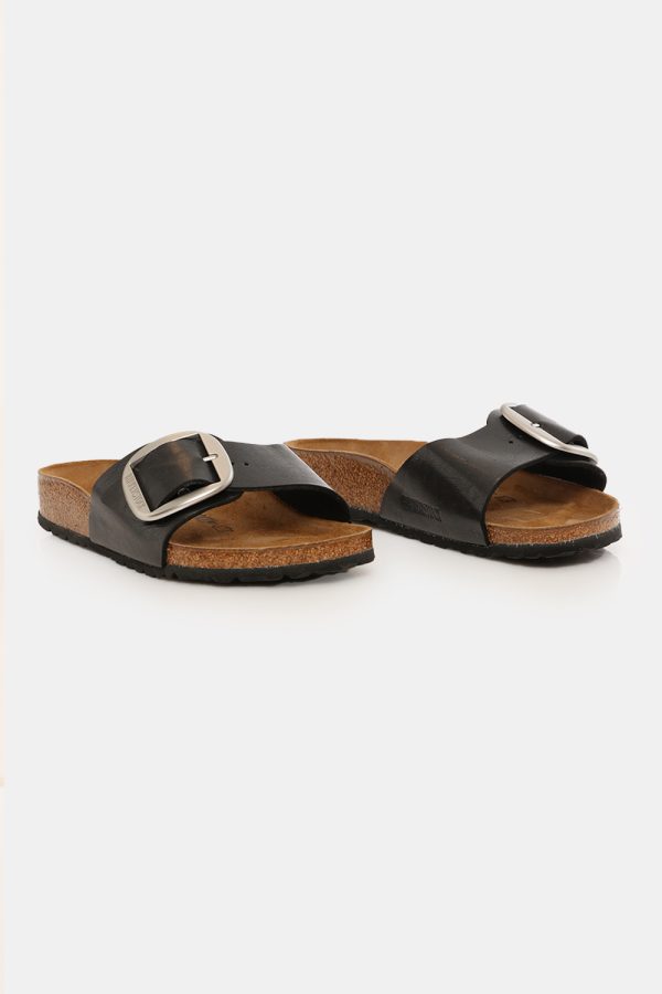 Sandali Birkenstock nero - COMPOSIZIONE E VESTIBILITÀ:Cuoio materiali tessili e altre materieLa modella calza il numero 39 e