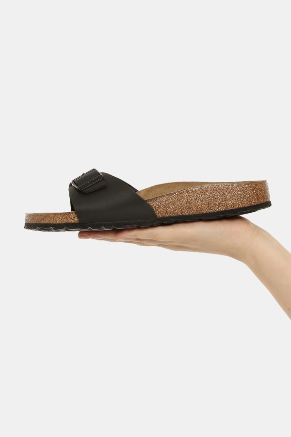 Sandali Birkenstock nero - COMPOSIZIONE E VESTIBILITÀ:Cuoio materiali tessili e altre materieLa modella è alta 170 cm e indo