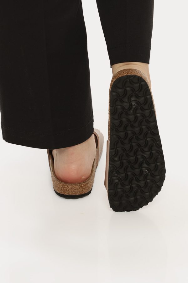 Sandali Birkenstock bronzo - COMPOSIZIONE E VESTIBILITÀ:Cuoio materiali tessili e altre materieLa modella è alta 170 cm e in