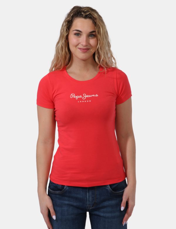 T-shirt Pepe Jeans Rosso - T-shirt classica su base rosso con piccola stampa logo brand bianca. La vestibilità è morbida e r