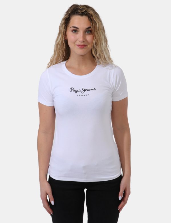 T-shirt Pepe Jeans Bianco - T-shirt classica su base bianca con piccola stampa logo brand nera. La vestibilità è morbida e r