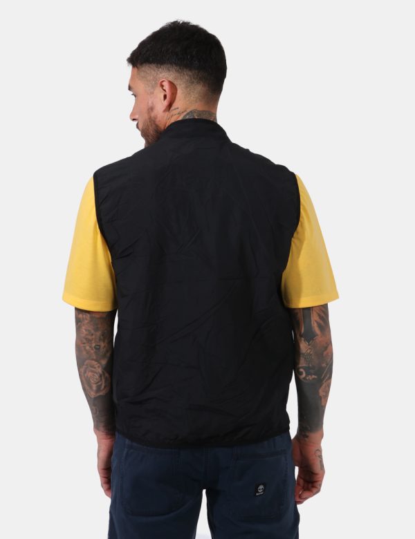 Smanicato Timberland Nero - Smanicato leggere ed impermeabile in total nero. Presemti tasche a taglio trasversale. La vestib