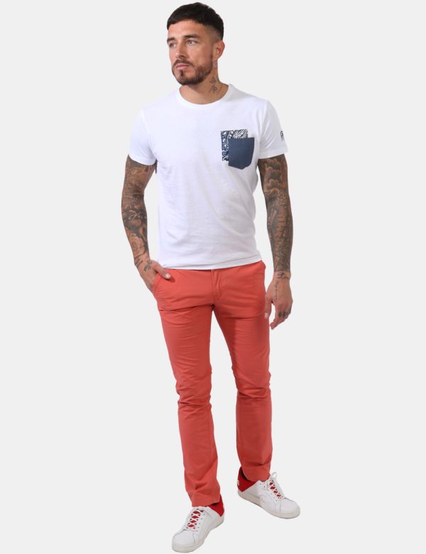 Pantaloni Timberland Rosso - Pantaloni leggeri in total rosso mattone.Presenti tasche a taglio trasversale sul fronte e tasc