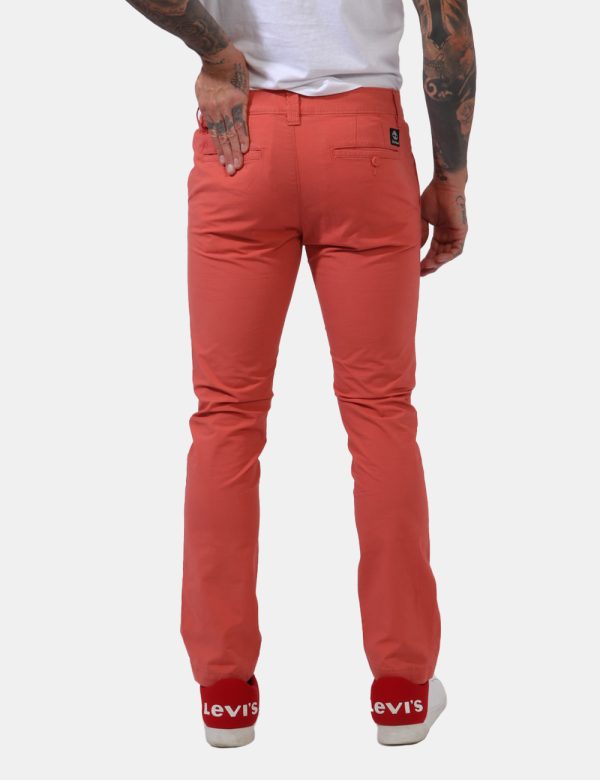 Pantaloni Timberland Rosso - Pantaloni leggeri in total rosso mattone.Presenti tasche a taglio trasversale sul fronte e tasc